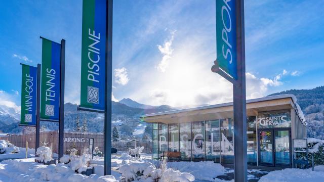 The Saint-Gervais swimming pool in winter