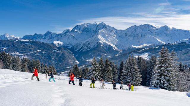 Escursioni con le racchette da neve