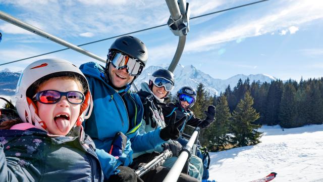 Family skiing