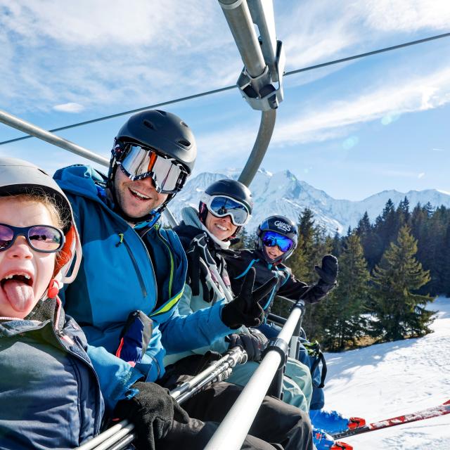 Family skiing