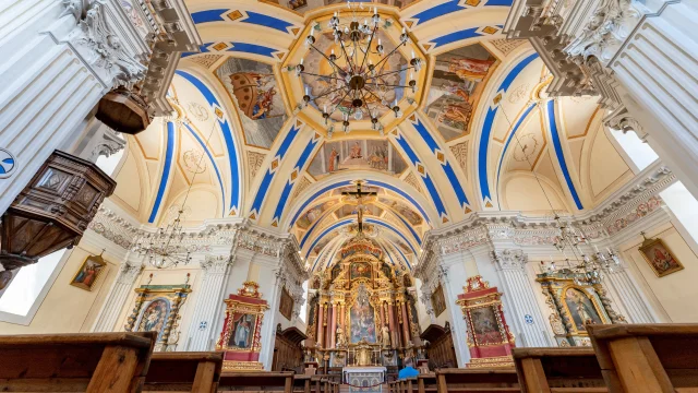 Intérieur de l'église de Saint-Nicolas de Véroce