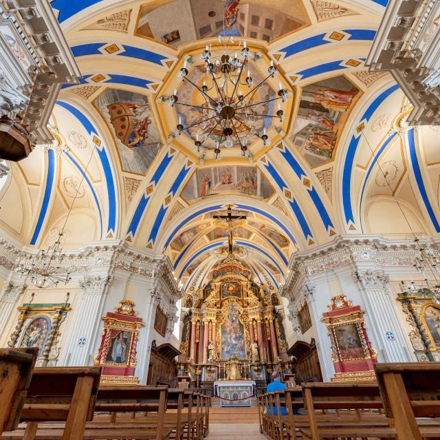 Intérieur de l'église de Saint-Nicolas de Véroce