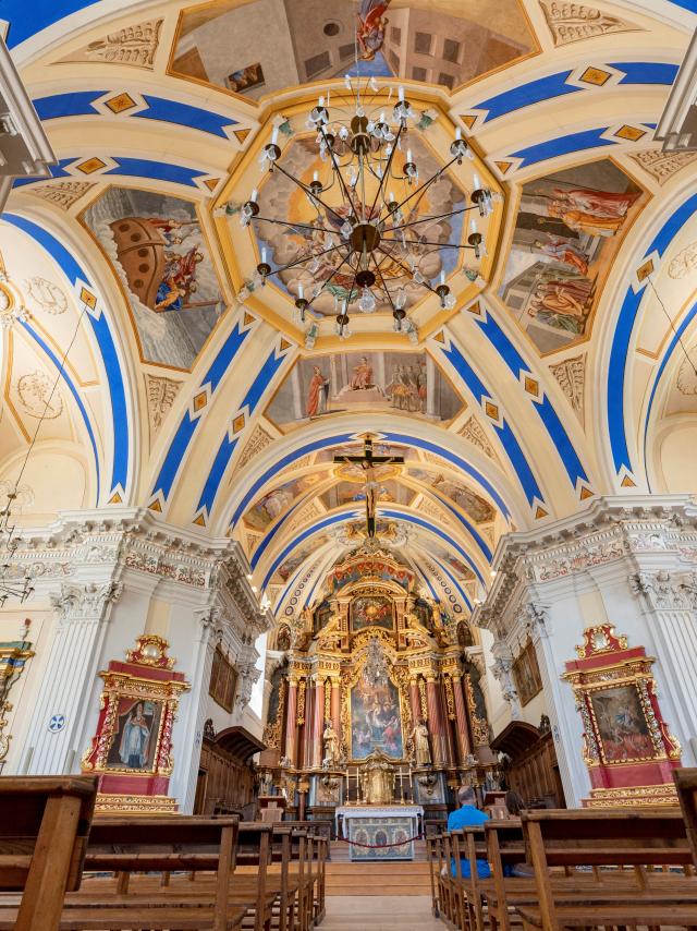 Intérieur de l'église de Saint-Nicolas de Véroce