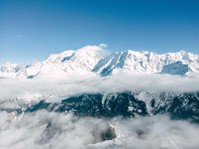 Il massiccio del Monte Bianco in inverno