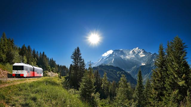 Il tram del Monte Bianco in estate