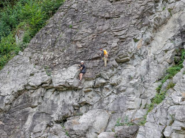 Escalade sur le rocher du Fayet