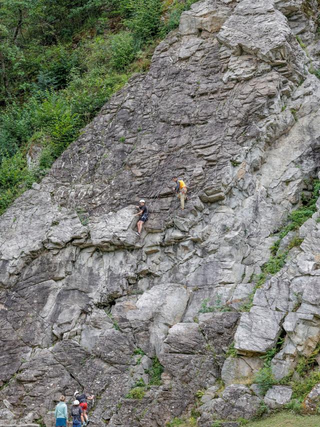 Climbing on the Le Fayet rock face