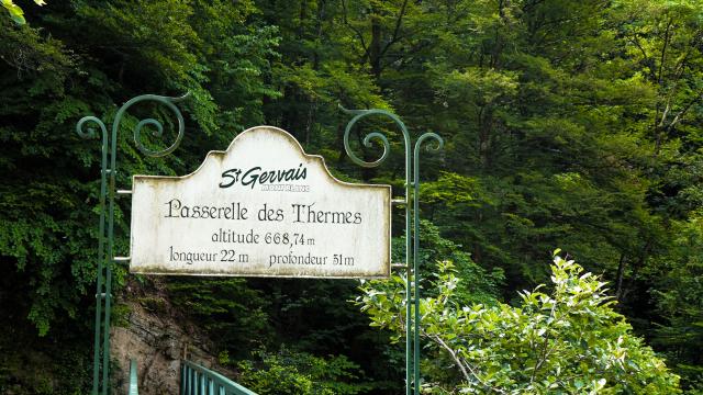 The Thermes de Saint-Gervais footbridge