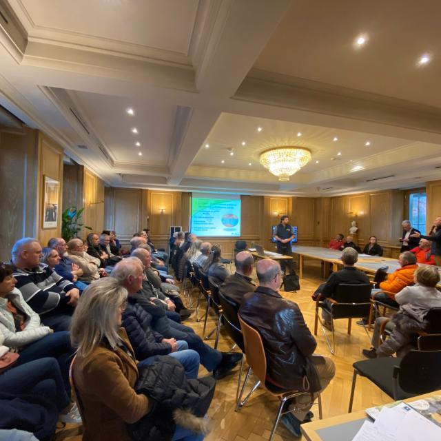 Public meeting in Saint-Gervais