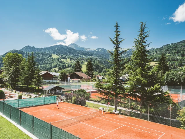 Cours de tennis à Saint-Gervais