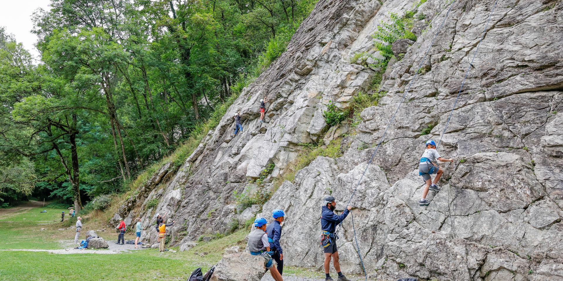 Escalade au rocher du parc thermal