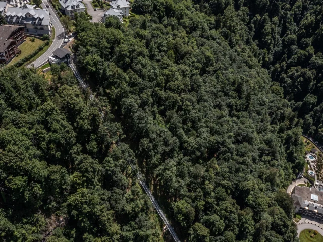 Ascenseur des thermes au parc thermal