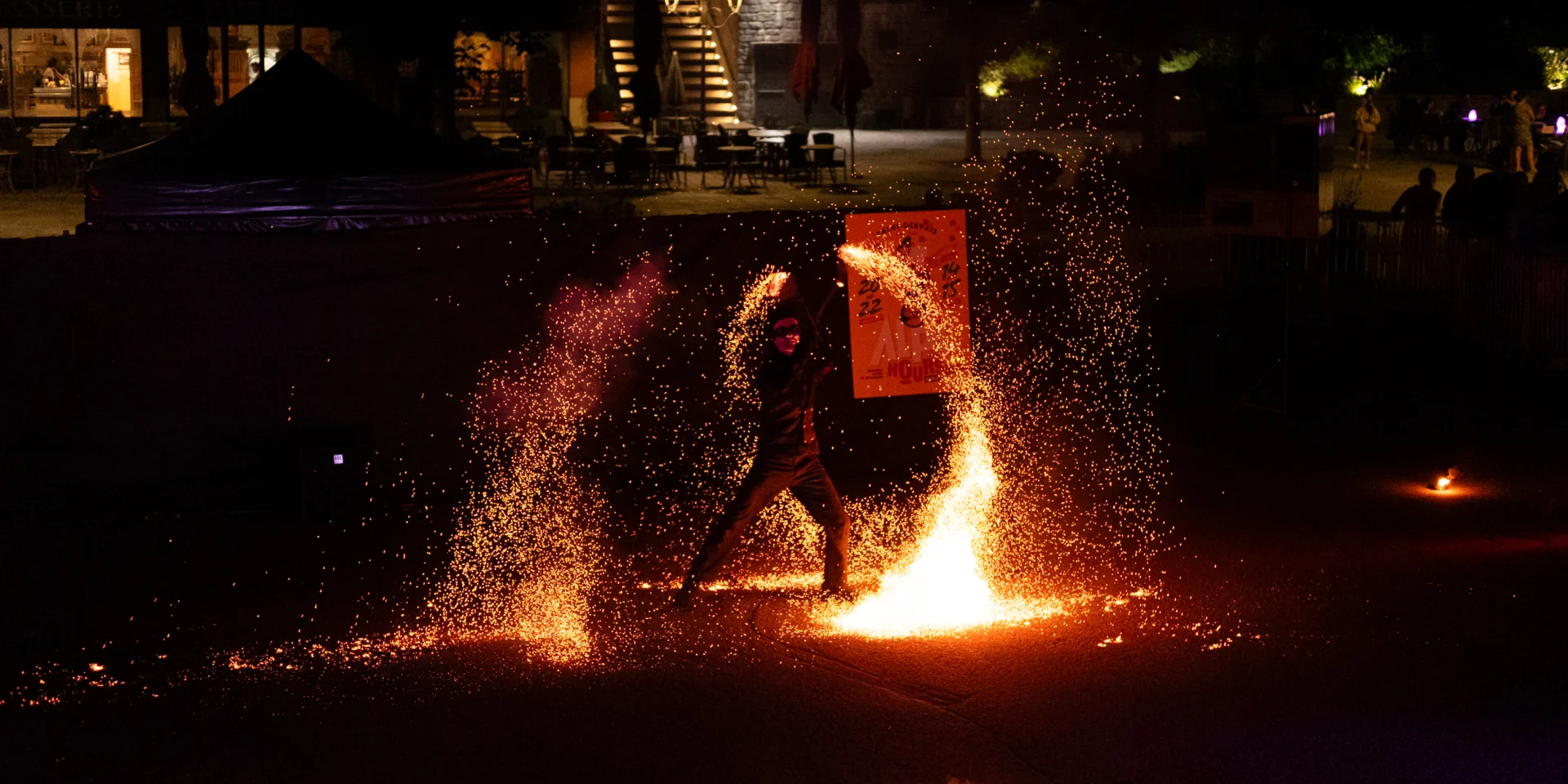 Spectacle de feu durant alpi'hours festival