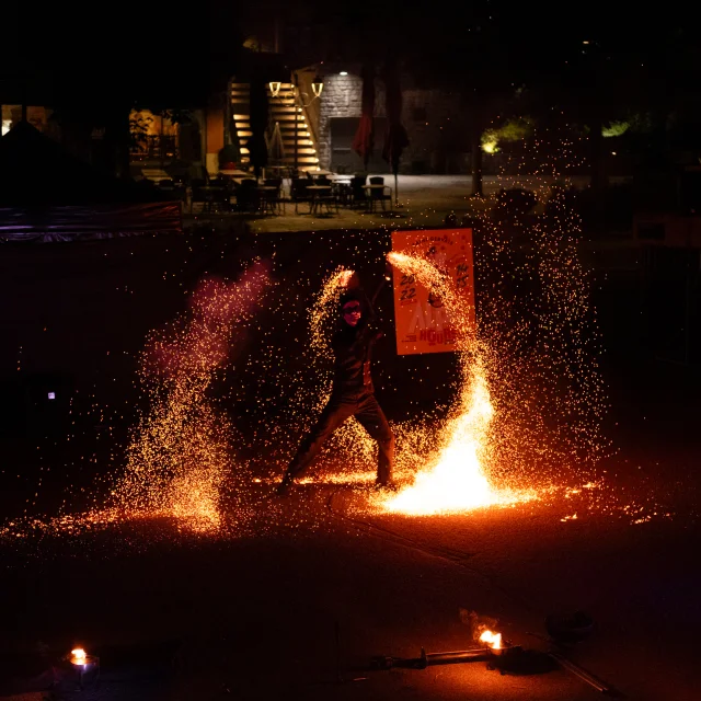 Spectacle de feu durant alpi'hours festival