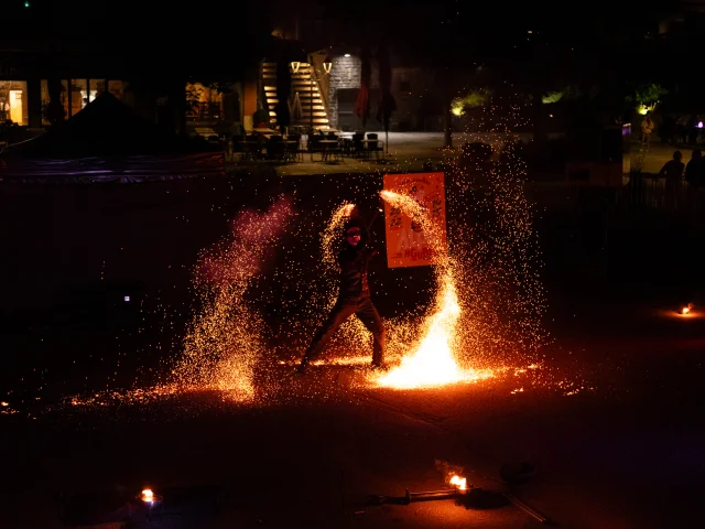 Spectacle de feu durant alpi'hours festival